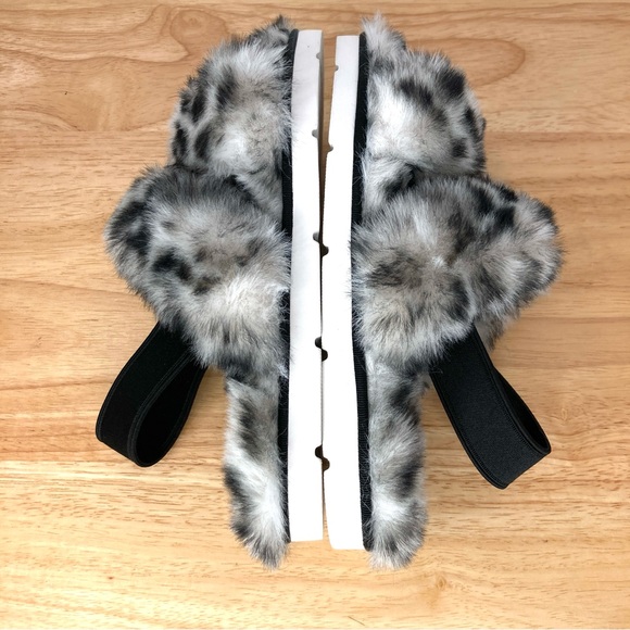 New Dolce Vita Black/White Spotted Faux Fur Poochy Slingback Slippers Women's 6 - Picture 5 of 13